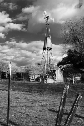 Windmill(2)-B&amp;W